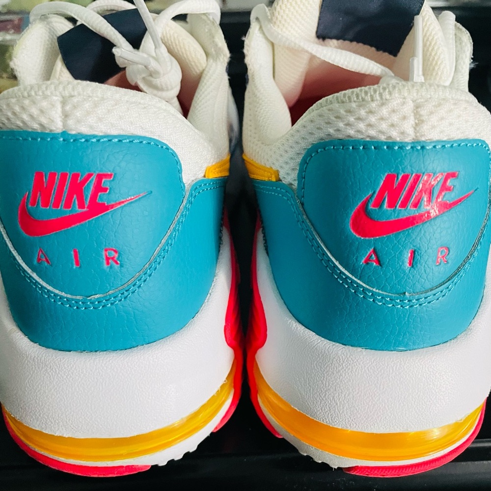 Nike Air Max “Dusty Cactus”White,Teal ,Pink
Laser Orange,Thunder Blue
11M - Picture 6 of 10